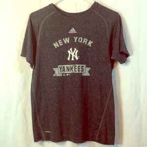 ADIDAS CLIMALITE Yankees T-shirt sz Large Jr